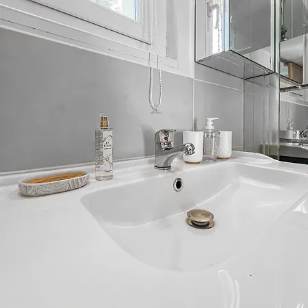 La L'ancre Du Grau D'agde A 800 M De La Mediterrannee